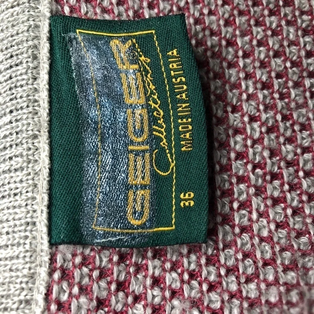 Vintage Geiger Austrian Wool Cardigan Size 36 – Folk Embroidery, Wooden Buttons